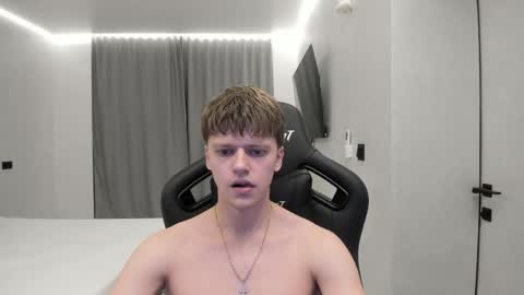 Snapshot of thomas_shelbivip chatting on 04/01/26, 12:22 Tomas online show from 04/01/26, 12:22