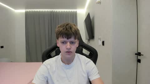 Snapshot of thomas_shelbivip chatting on 04/03/26, 12:41 Tomas online show from 04/03/26, 12:41