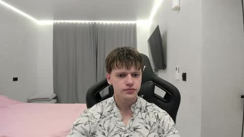 Snapshot of thomas_shelbivip chatting on 04/04/26, 07:22 Tomas online show from 04/04/26, 07:22