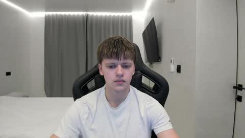 Snapshot of thomas_shelbivip chatting on 04/13/26, 06:57 Tomas online show from 04/13/26, 06:57