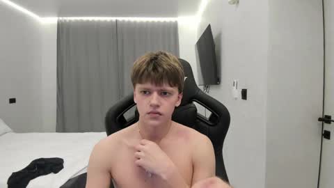 Snapshot of thomas_shelbivip chatting on 04/16/26, 09:39 Tomas online show from 04/16/26, 09:39