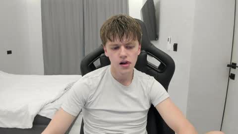 Snapshot of thomas_shelbivip chatting on 04/20/26, 02:31 Tomas online show from 04/20/26, 02:31