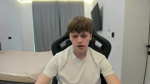 Snapshot of thomas_shelbivip chatting on 04/23/26, 12:51 Tomas online show from 04/23/26, 12:51