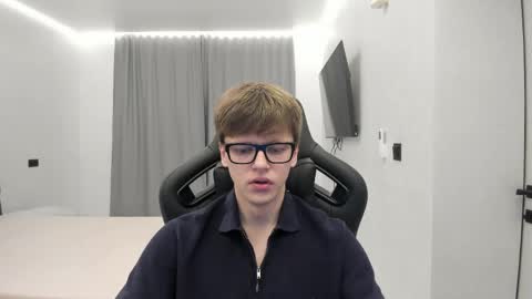 Snapshot of thomas_shelbivip chatting on 04/26/26, 02:37 Tomas online show from 04/26/26, 02:37