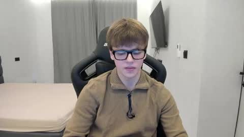 Snapshot of thomas_shelbivip chatting on 04/28/26, 03:39 Tomas online show from 04/28/26, 03:39