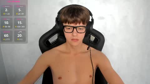 Snapshot of thomas_shelbivip chatting on 07/22/26, 04:43 Tomas online show from 07/22/26, 04:43