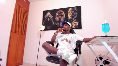 Snapshot of thomas_shelbys chatting on 01/15/25, 03:43 Thomas online show from 01/15/25, 03:43