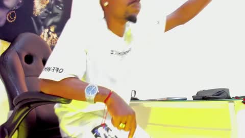 Snapshot of thomas_shelbys chatting on 02/23/25, 03:24 Thomas online show from 02/23/25, 03:24