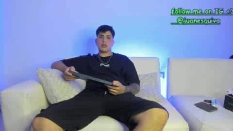 Snapshot of thomas_thundr chatting on 04/05/26, 04:53 Thomas and Faon online show from 04/05/26, 04:53