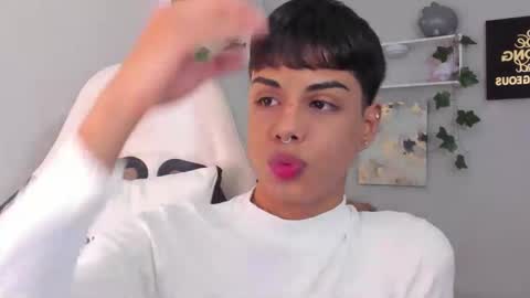 Thomas online show from 11/18/25, 06:40