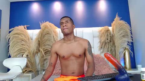 Thomas... online show from 02/09/25, 07:41