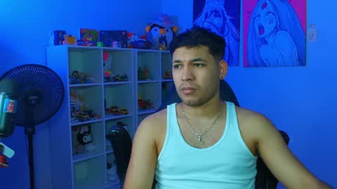 Snapshot of thomascollins__ chatting on 01/03/25, 06:55 Thomas online show from 01/03/25, 06:55