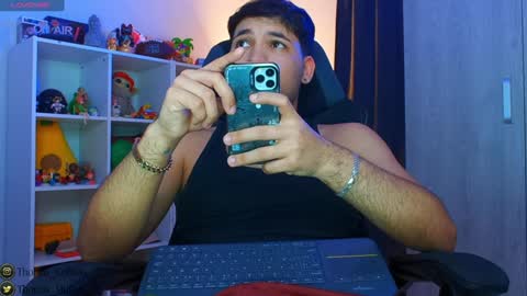 Snapshot of thomascollins__ chatting on 02/07/25, 08:22 Thomas online show from 02/07/25, 08:22