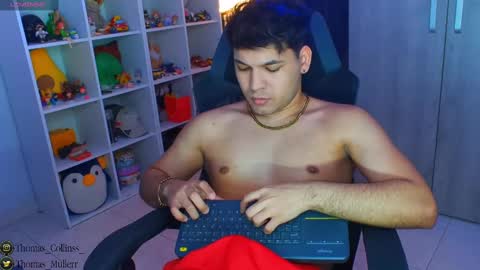 Snapshot of thomascollins__ chatting on 02/11/25, 08:37 Thomas online show from 02/11/25, 08:37