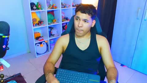 Snapshot of thomascollins__ chatting on 03/11/25, 07:58 Thomas online show from 03/11/25, 07:58