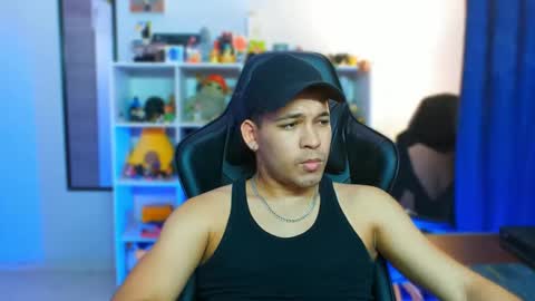 Snapshot of thomascollins__ chatting on 09/10/25, 07:30 Thomas online show from 09/10/25, 07:30