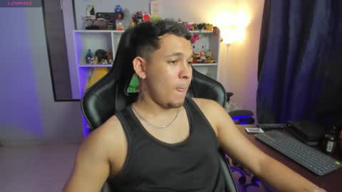 Snapshot of thomascollins__ chatting on 09/23/25, 07:11 Thomas online show from 09/23/25, 07:11