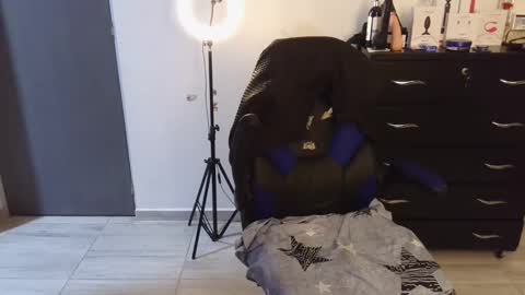 VALERIA online show from 02/17/25, 03:47