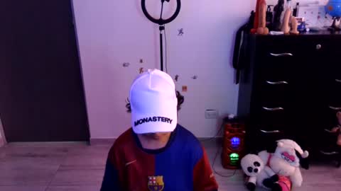 Snapshot of thomascooper_cams chatting on 07/10/26, 08:44 VALERIA online show from 07/10/26, 08:44