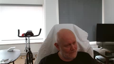 thomash32 online show from 09/10/25, 03:12