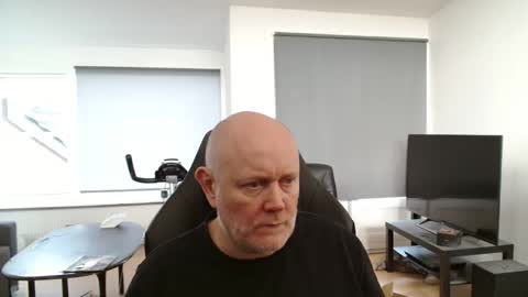 thomash32 online show from 09/20/25, 07:31