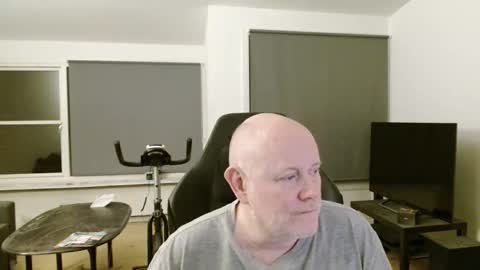 thomash32 online show from 09/20/25, 07:37