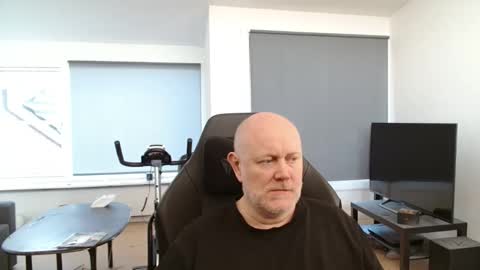 thomash32 online show from 09/24/25, 07:33