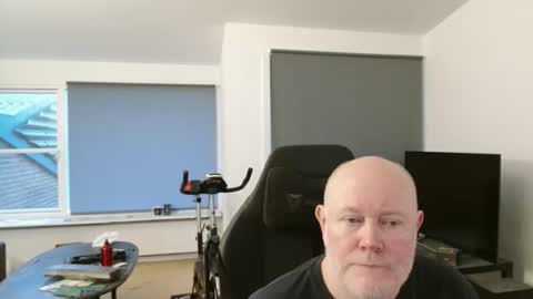 thomash32 online show from 11/09/25, 06:44