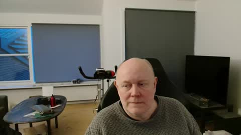 thomash32 online show from 11/18/25, 06:40