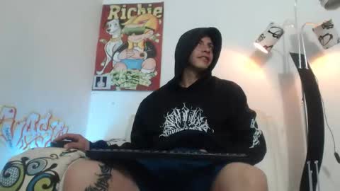 Snapshot of thomasjons chatting on 03/16/26, 06:50 thomasjons online show from 03/16/26, 06:50