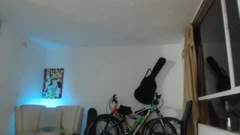 Snapshot of thomasjons chatting on 03/23/26, 02:59 thomasjons online show from 03/23/26, 02:59