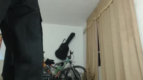 Snapshot of thomasjons chatting on 03/24/26, 04:06 thomasjons online show from 03/24/26, 04:06