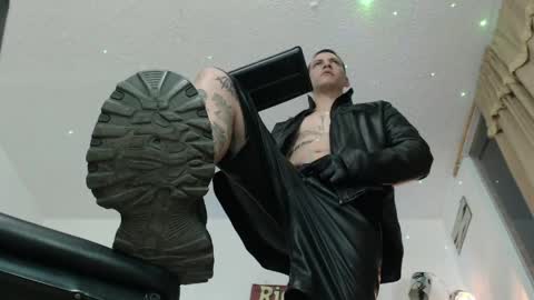 Snapshot of thomasjons chatting on 04/10/26, 04:50 thomasjons online show from 04/10/26, 04:50