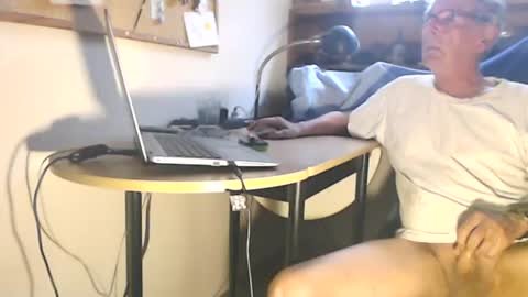 Snapshot of thomasleiber chatting on 06/28/26, 12:22 Thomas online show from 06/28/26, 12:22