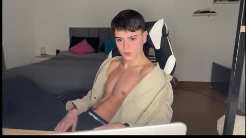 Snapshot of thomassex0 chatting on 07/02/26, 04:29 Thomas online show from 07/02/26, 04:29