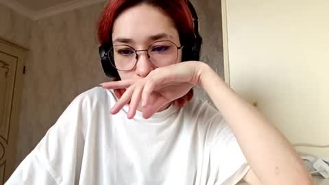 Lina online show from 11/28/25, 11:13