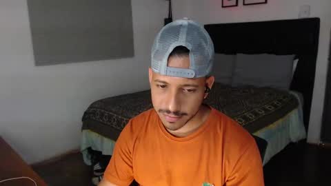 Snapshot of thommerxxx chatting on 09/22/25, 09:06 Thom online show from 09/22/25, 09:06