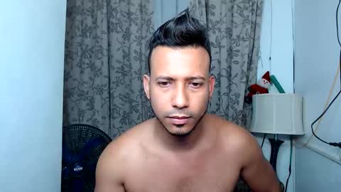 Snapshot of thommerxxx chatting on 01/09/26, 09:12 Thom online show from 01/09/26, 09:12