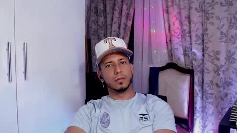 Snapshot of thommerxxx chatting on 03/03/26, 05:02 Thom online show from 03/03/26, 05:02