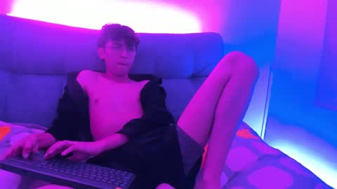 Snapshot of thommy_comp chatting on 03/05/25, 09:16 thommy comp online show from 03/05/25, 09:16