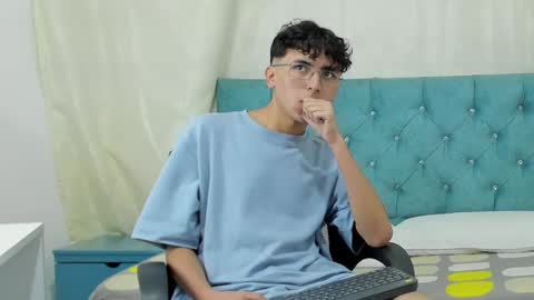 Snapshot of thommy_comp chatting on 03/12/25, 07:57 thommy comp online show from 03/12/25, 07:57