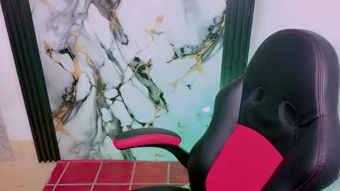 Thomas online show from 12/18/25, 09:54