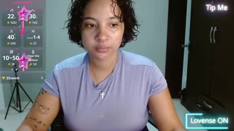 Snapshot of thompson_ari chatting on 12/21/25, 10:39 thompson ari online show from 12/21/25, 10:39