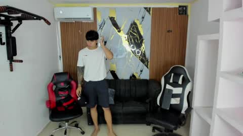 thomson_hot01 online show from 04/11/26, 05:12