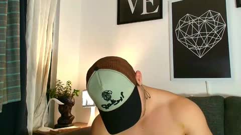 Snapshot of thomylov chatting on 03/20/26, 12:59 thomylov online show from 03/20/26, 12:59