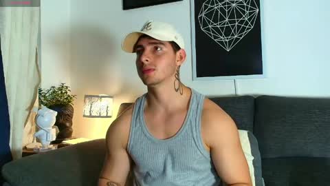 Snapshot of thomylov chatting on 05/27/26, 01:46 thomylov online show from 05/27/26, 01:46
