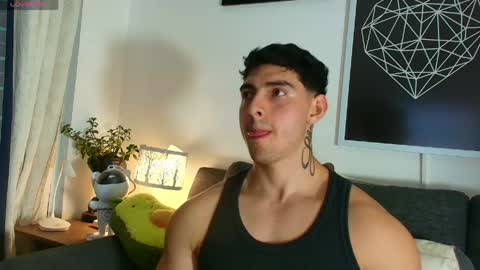 Snapshot of thomylov chatting on 05/30/26, 12:30 thomylov online show from 05/30/26, 12:30