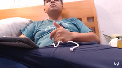 Snapshot of thor0200 chatting on 12/10/24, 06:11 thor0200 online show from 12/10/24, 06:11