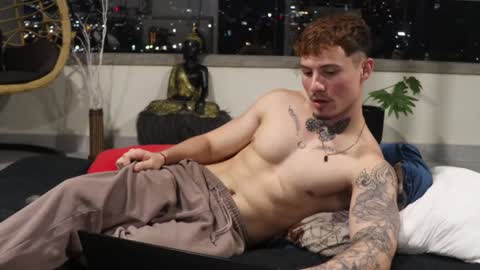 Snapshot of thorclarck_ chatting on 12/02/24, 04:42 Sebastian online show from 12/02/24, 04:42