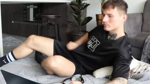 Snapshot of thorclarck_ chatting on 01/31/25, 07:29 Sebastian online show from 01/31/25, 07:29